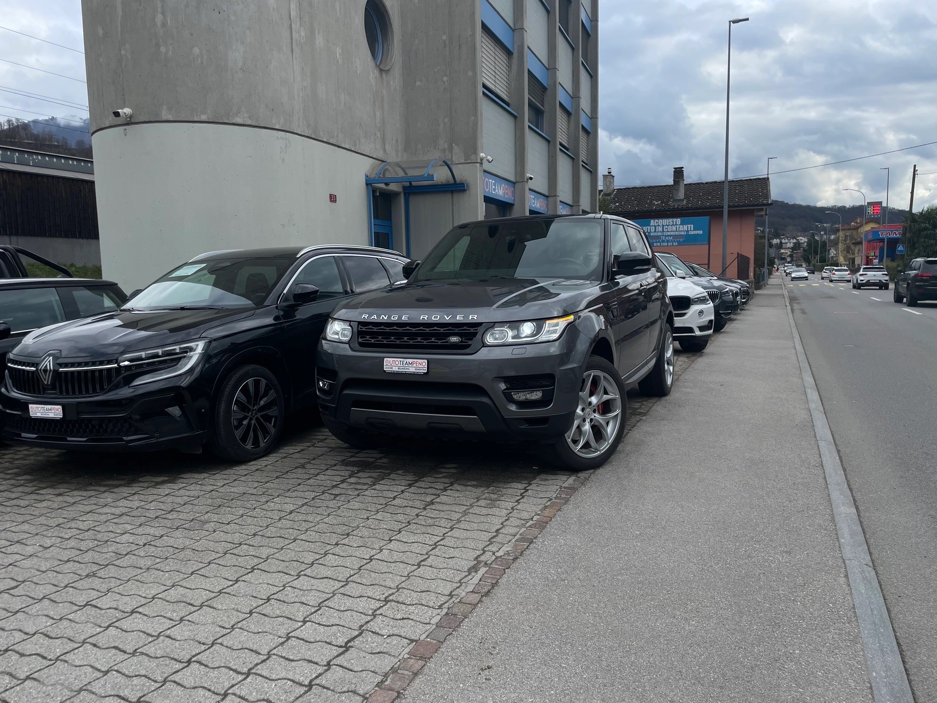 LAND ROVER Range Rover Sport 3.0 SDV6 HSE Dynamic Automatic-image-0