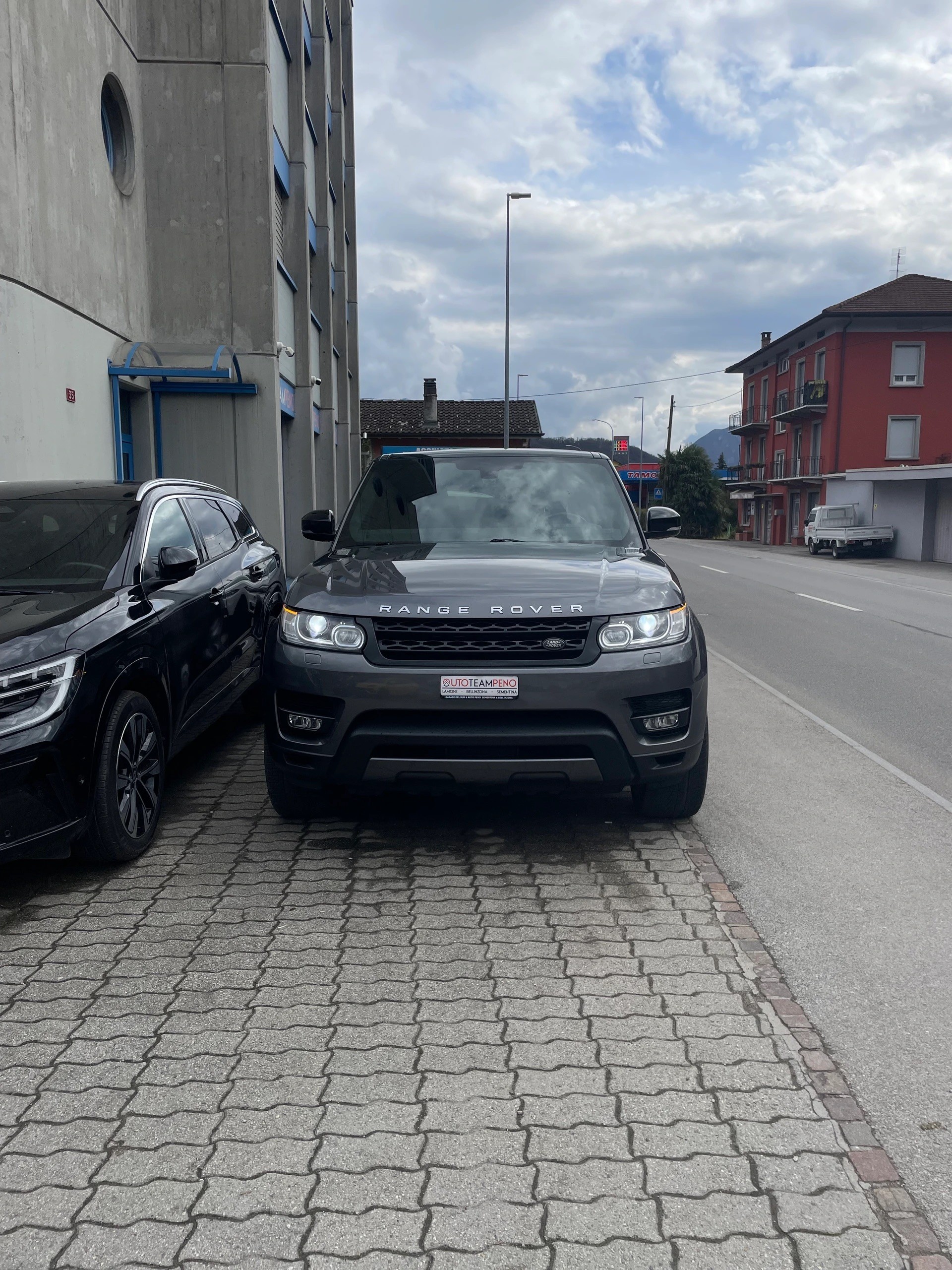 LAND ROVER Range Rover Sport 3.0 SDV6 HSE Dynamic Automatic-image-1