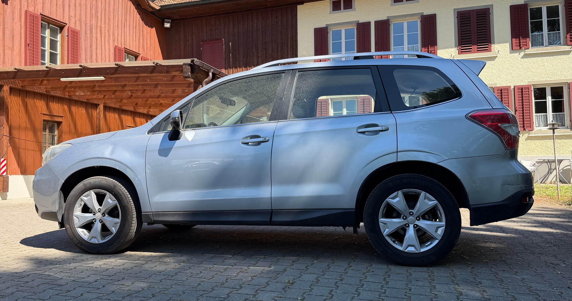 SUBARU Forester 2.0i Swiss Lineartronic-image-3