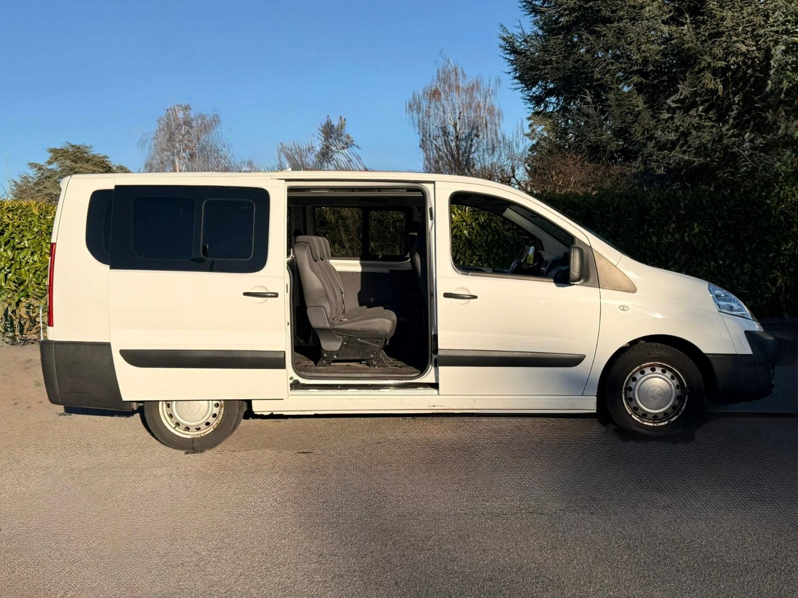 PEUGEOT Expert Tepee 2.0 HDi Confort L2 ** 9 Places **-image-25