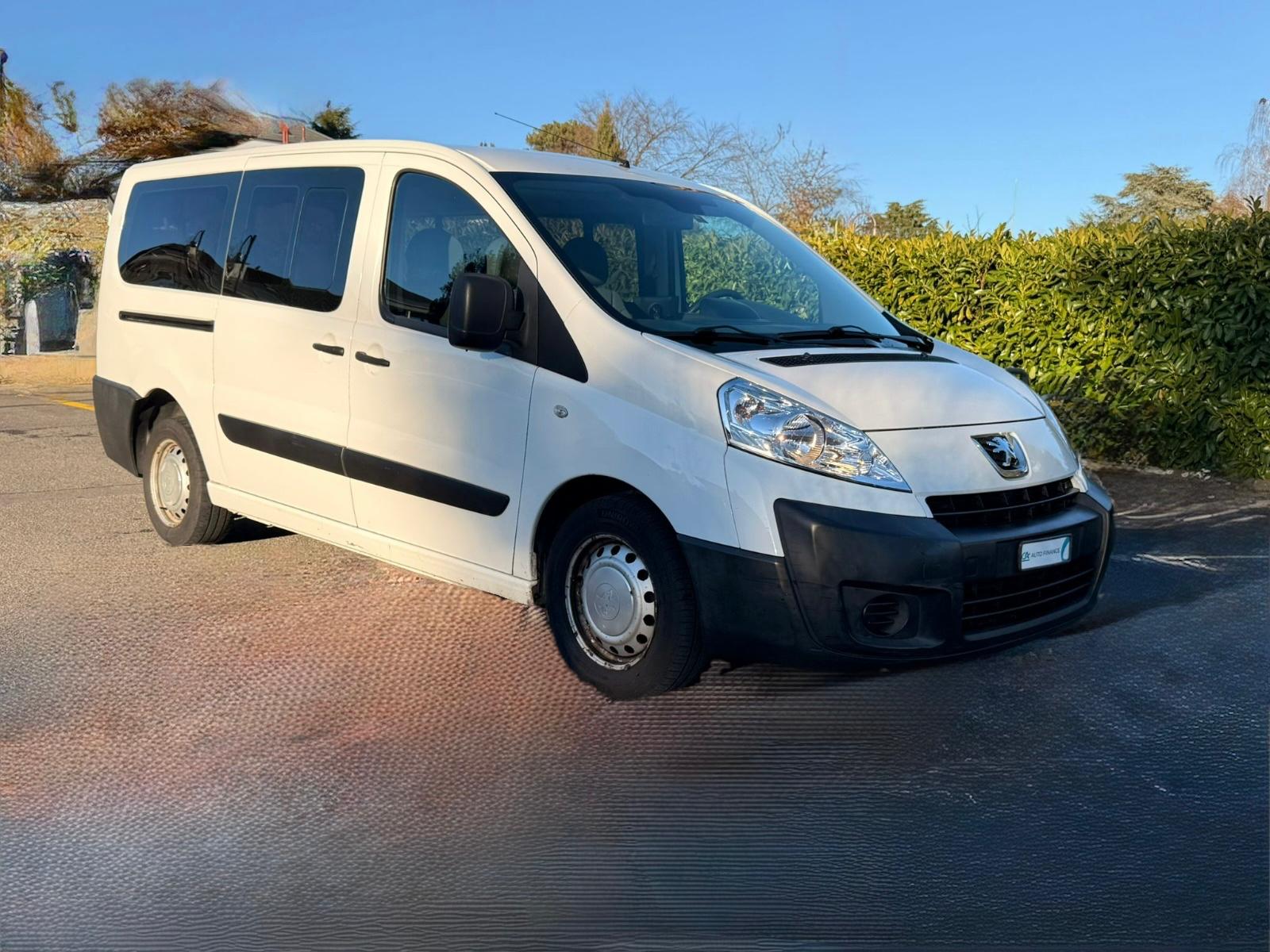 PEUGEOT Expert Tepee 2.0 HDi Confort L2 ** 9 Places **-image-8