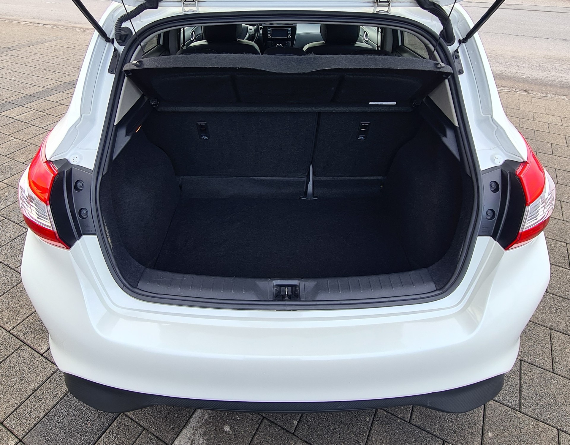 NISSAN Pulsar 1.2 DIG-N-Connecta-image-12