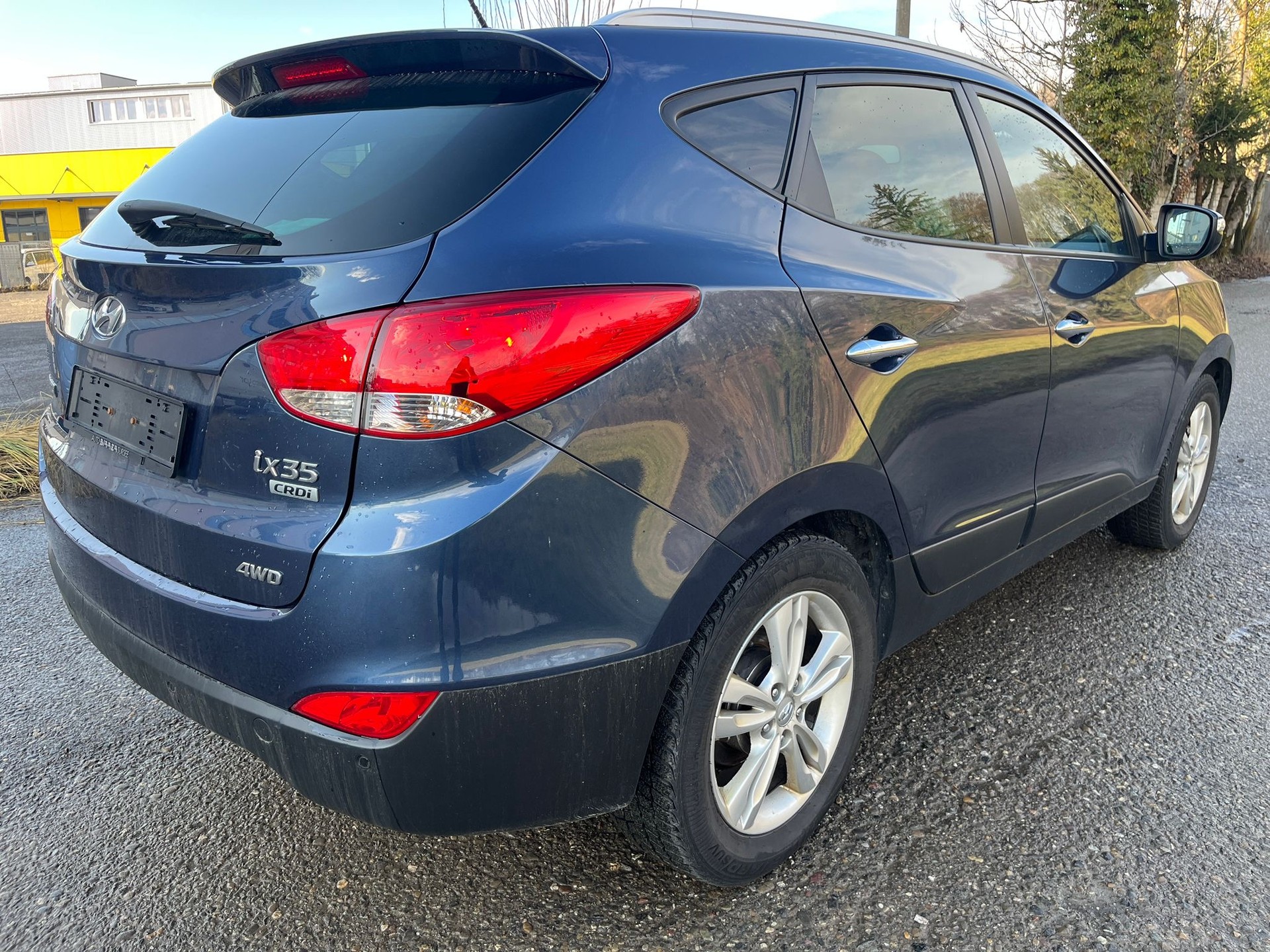 HYUNDAI iX 35 2.0 CRDi Premium 4WD Automatic-showroom-element-3