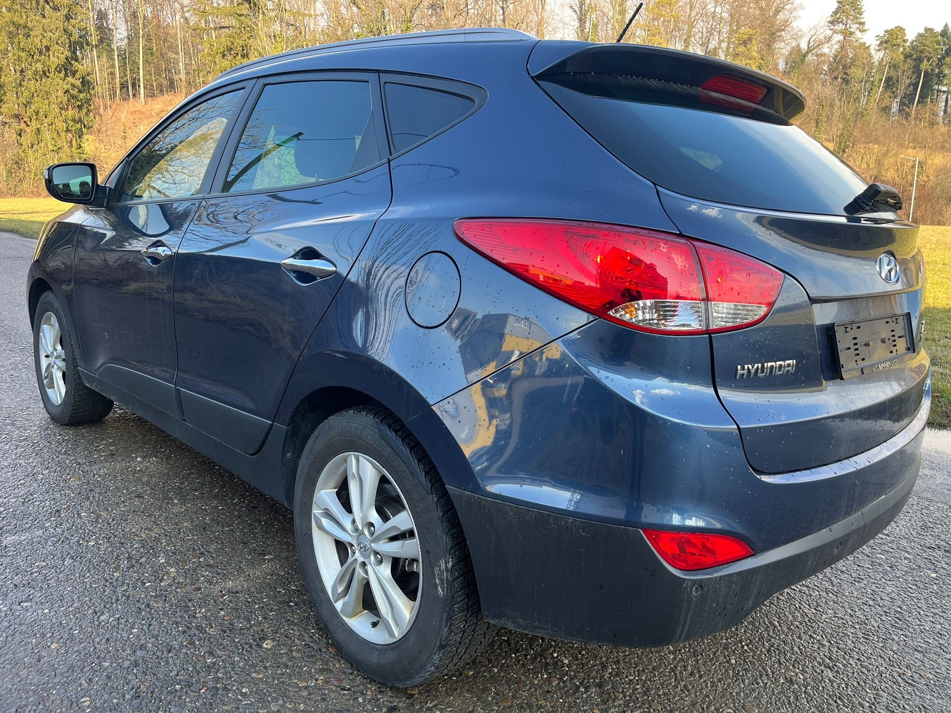 HYUNDAI iX 35 2.0 CRDi Premium 4WD Automatic-showroom-element-1