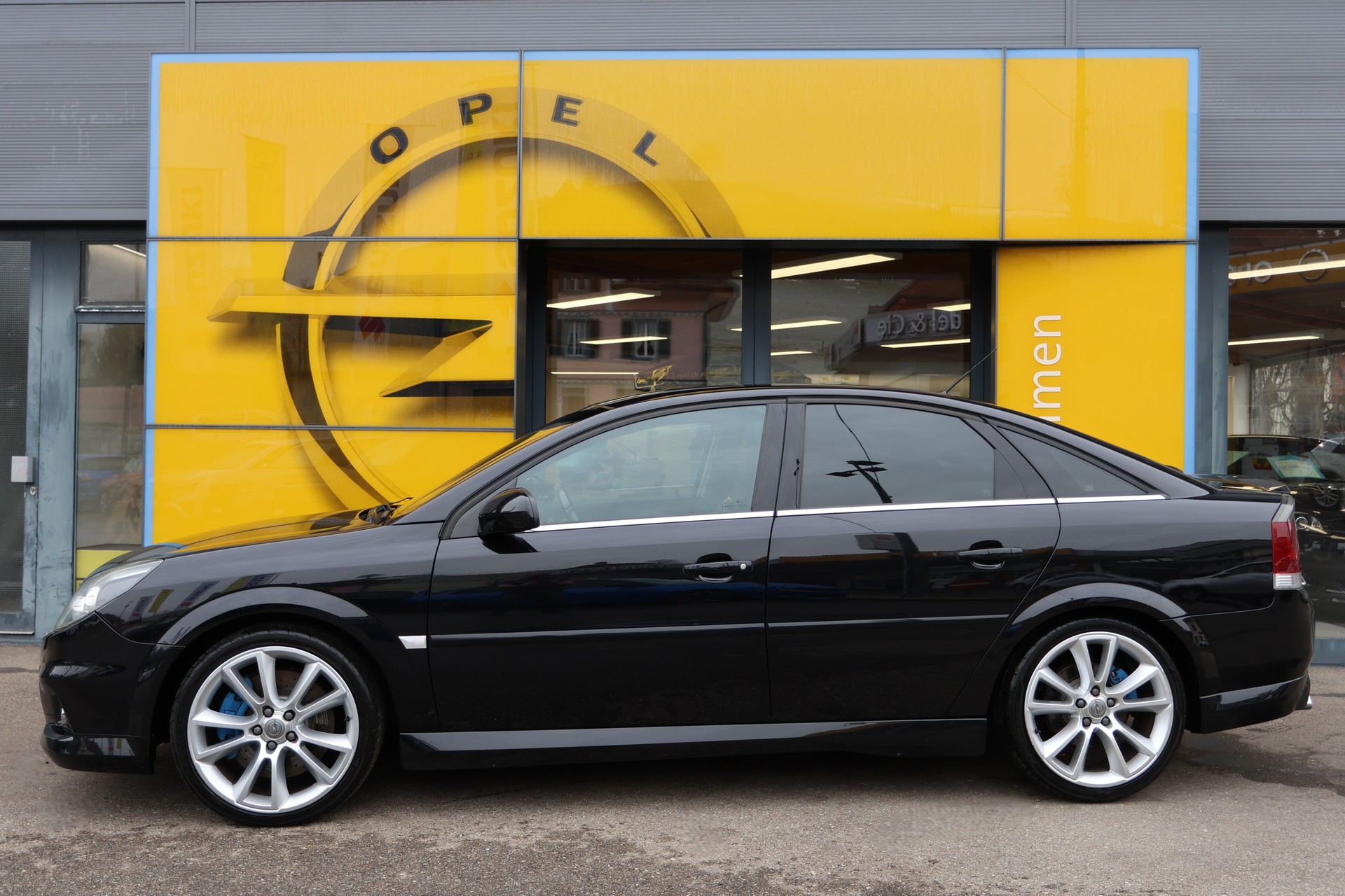 OPEL Vectra 2.8 Turbo V6 OPC-showroom-element-1