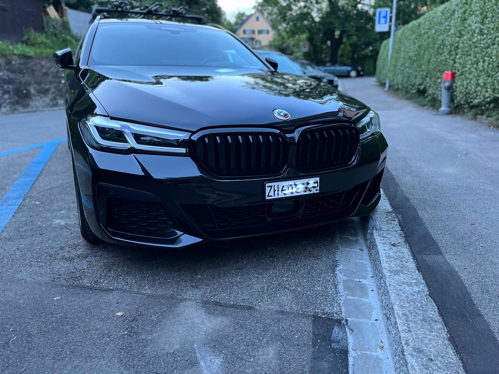 BMW 530i xDrive 48V Touring M Sport Pro Steptronic-image-0