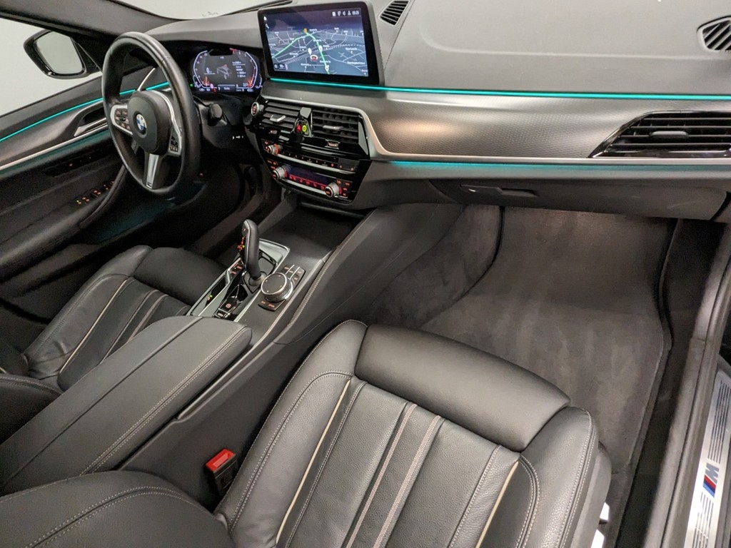 BMW 530i xDrive 48V Touring M Sport Pro Steptronic-image-5