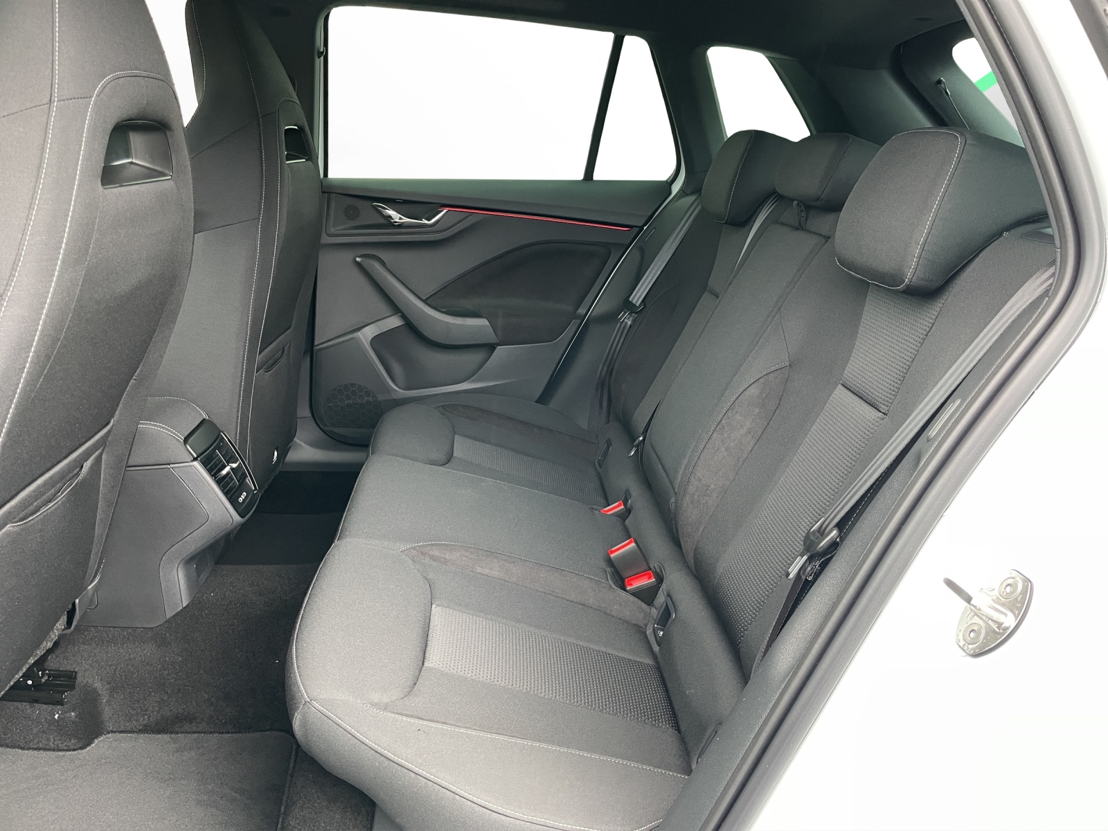 SKODA Kamiq 1.0 TSI Dynamic DSG-image-13