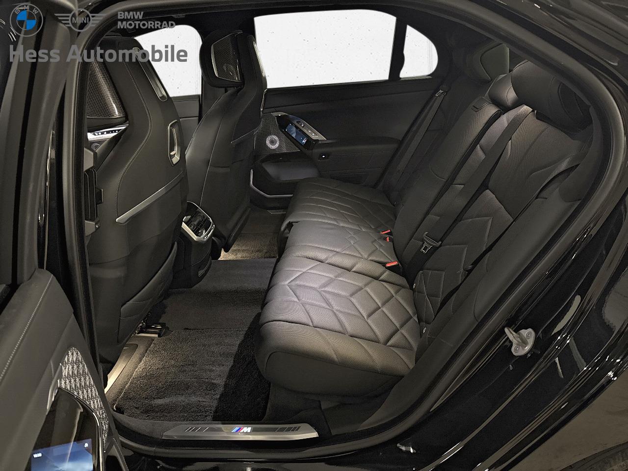 BMW M760e xDrive-image-17