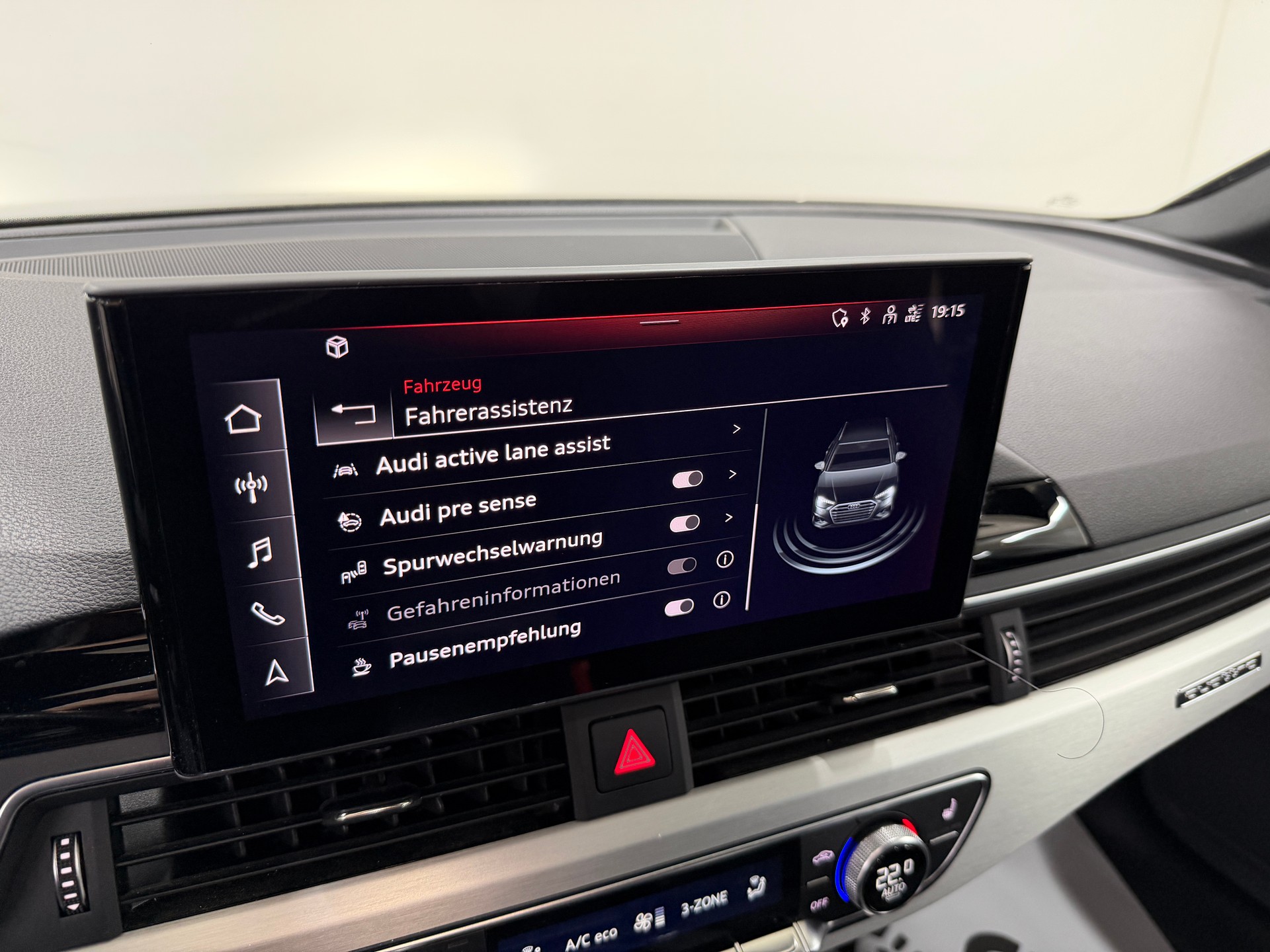 AUDI A4 Avant 40 TDI S Line 204PS Attraction QUANTUMGREY quattro S-tronic / Panoramadach / RF-Kamera / Comfortkey / virtual cockpit /-image-18