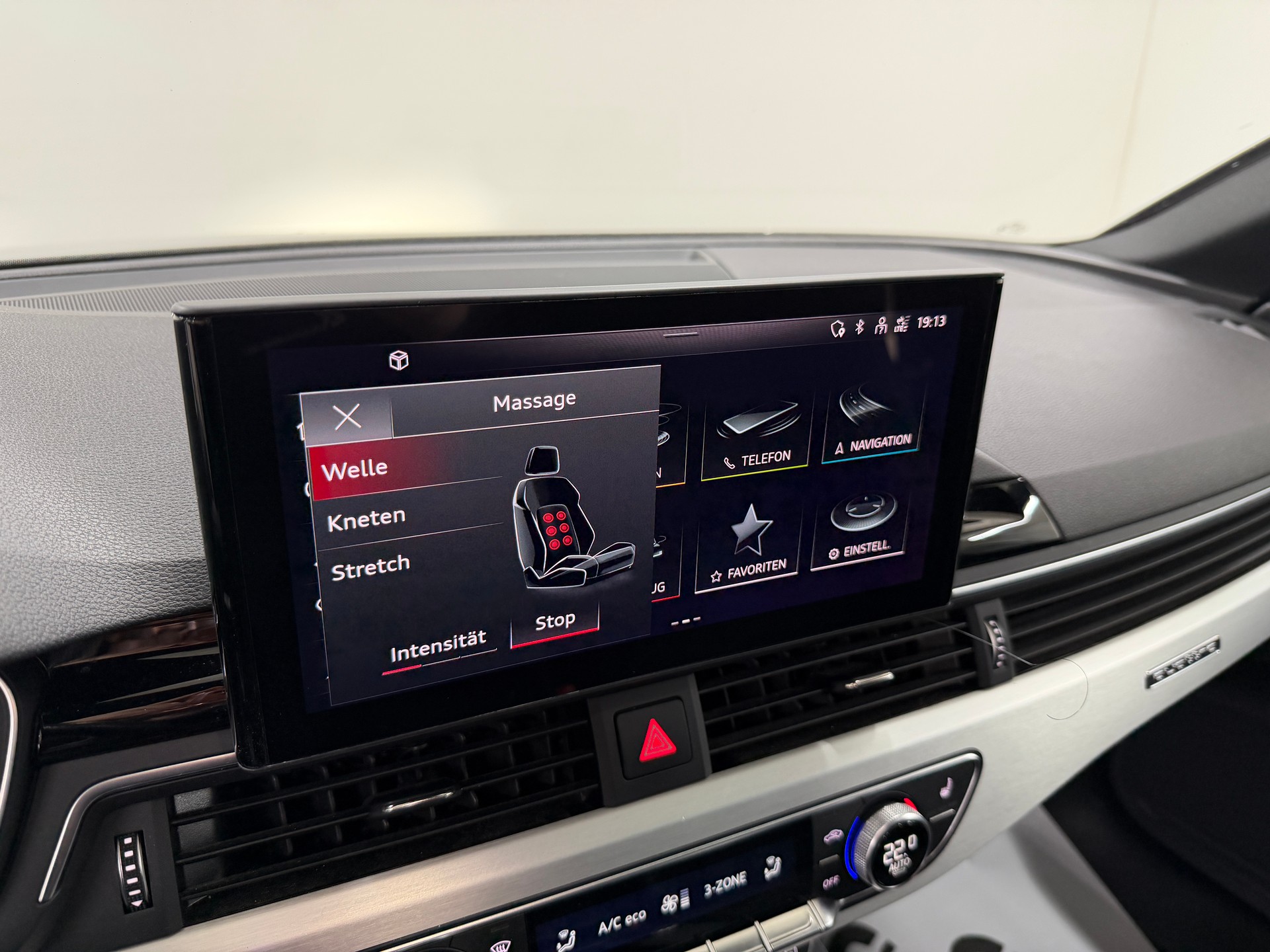 AUDI A4 Avant 40 TDI S Line 204PS Attraction QUANTUMGREY quattro S-tronic / Panoramadach / RF-Kamera / Comfortkey / virtual cockpit /-image-15