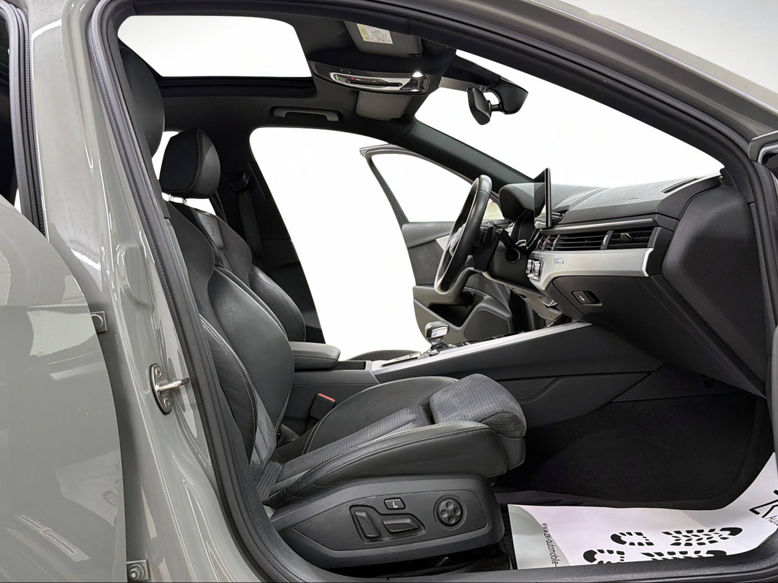 AUDI A4 Avant 40 TDI S Line 204PS Attraction QUANTUMGREY quattro S-tronic / Panoramadach / RF-Kamera / Comfortkey / virtual cockpit /-image-9
