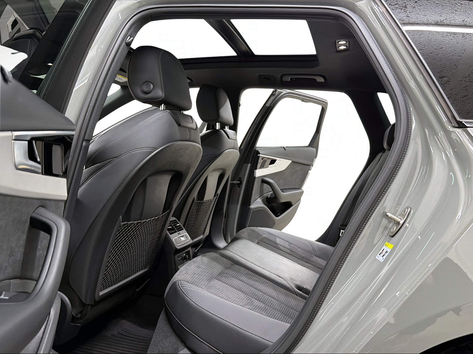 AUDI A4 Avant 40 TDI S Line 204PS Attraction QUANTUMGREY quattro S-tronic / Panoramadach / RF-Kamera / Comfortkey / virtual cockpit /-image-8