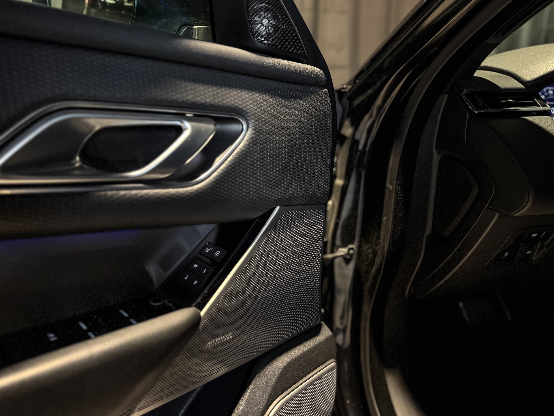 LAND ROVER Range Rover Velar R-Dynamic D 300 Automatic | FULL PPF-image-10