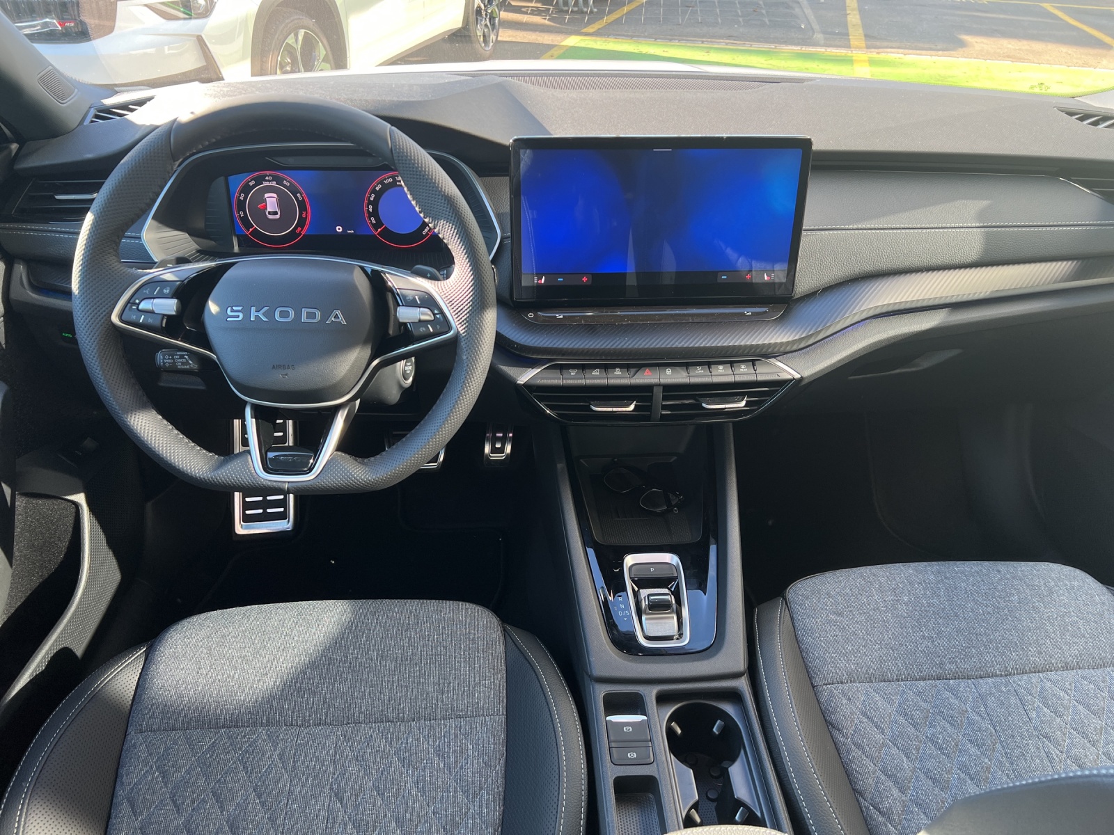 SKODA Octavia Combi 1.5 TSI mHEV DSG Sport Line-image-8