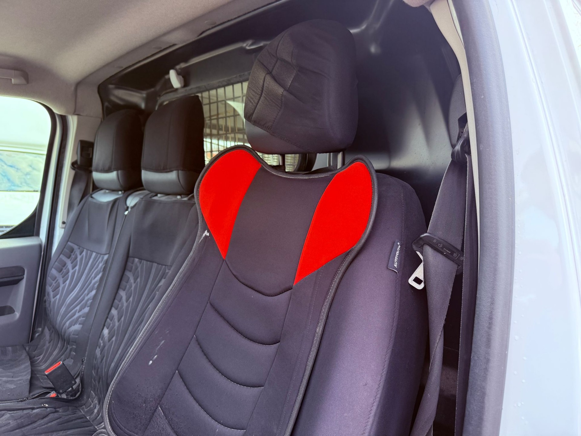 PEUGEOT Expert 1.5 BlueHDi 120 S&S Allure Standard-image-8