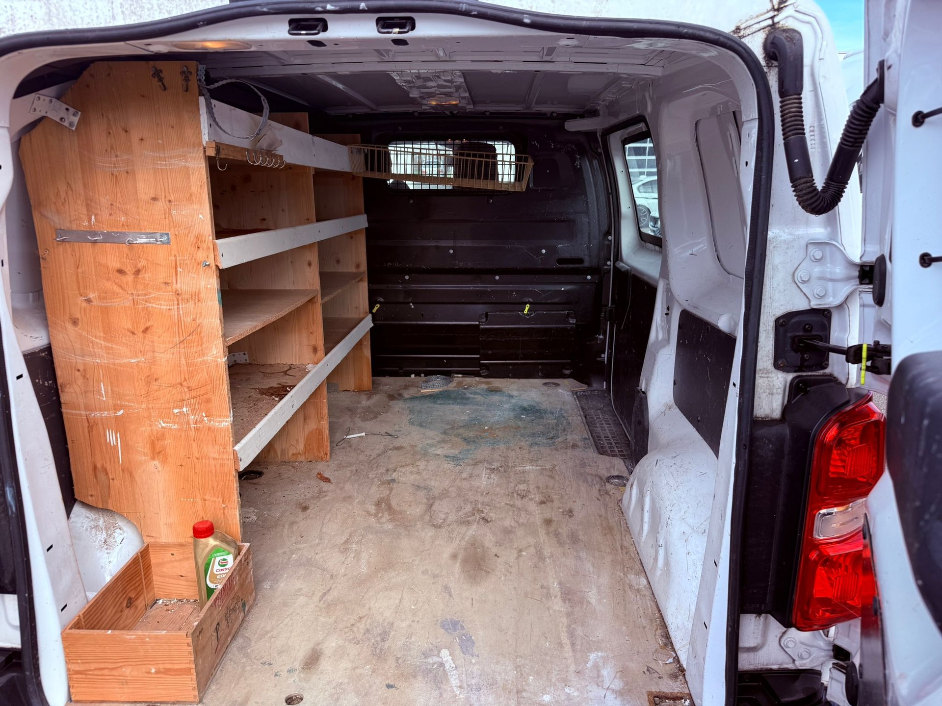 PEUGEOT Expert 1.5 BlueHDi 120 S&S Allure Standard-image-12