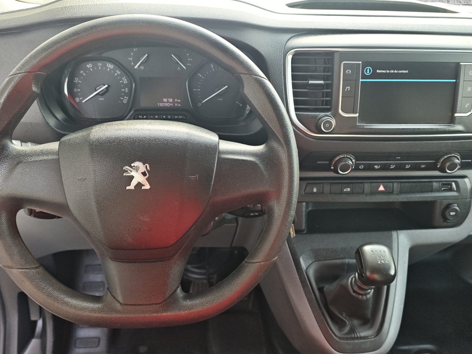 PEUGEOT Expert 2.0 BlueHDi 150 S&S Premium Standard-image-10