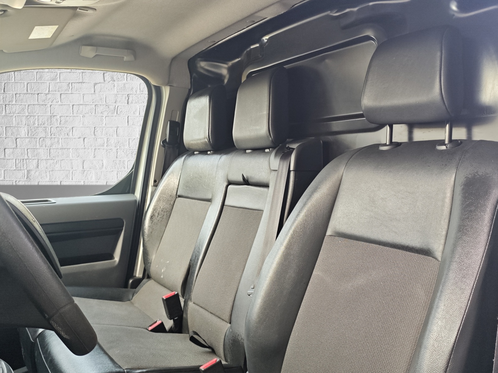 PEUGEOT Expert 2.0 BlueHDi 150 S&S Premium Standard-image-9
