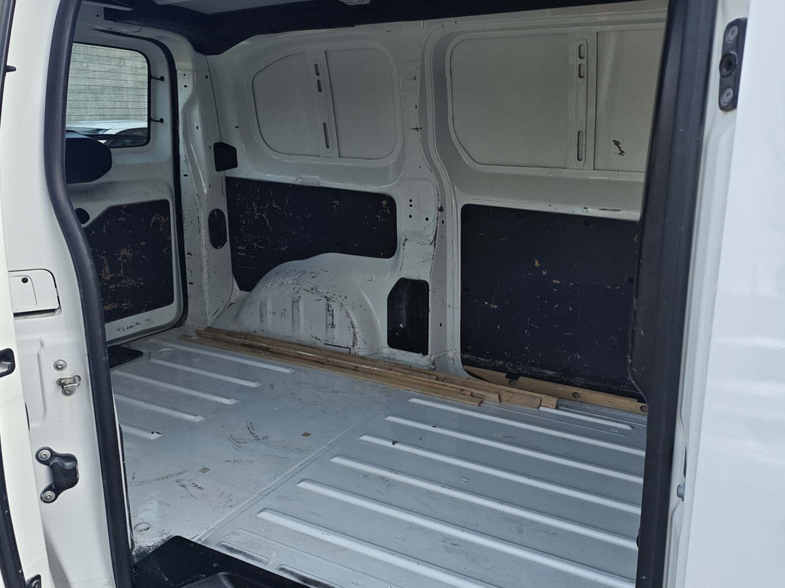 PEUGEOT Expert 2.0 BlueHDi 150 S&S Premium Standard-image-16