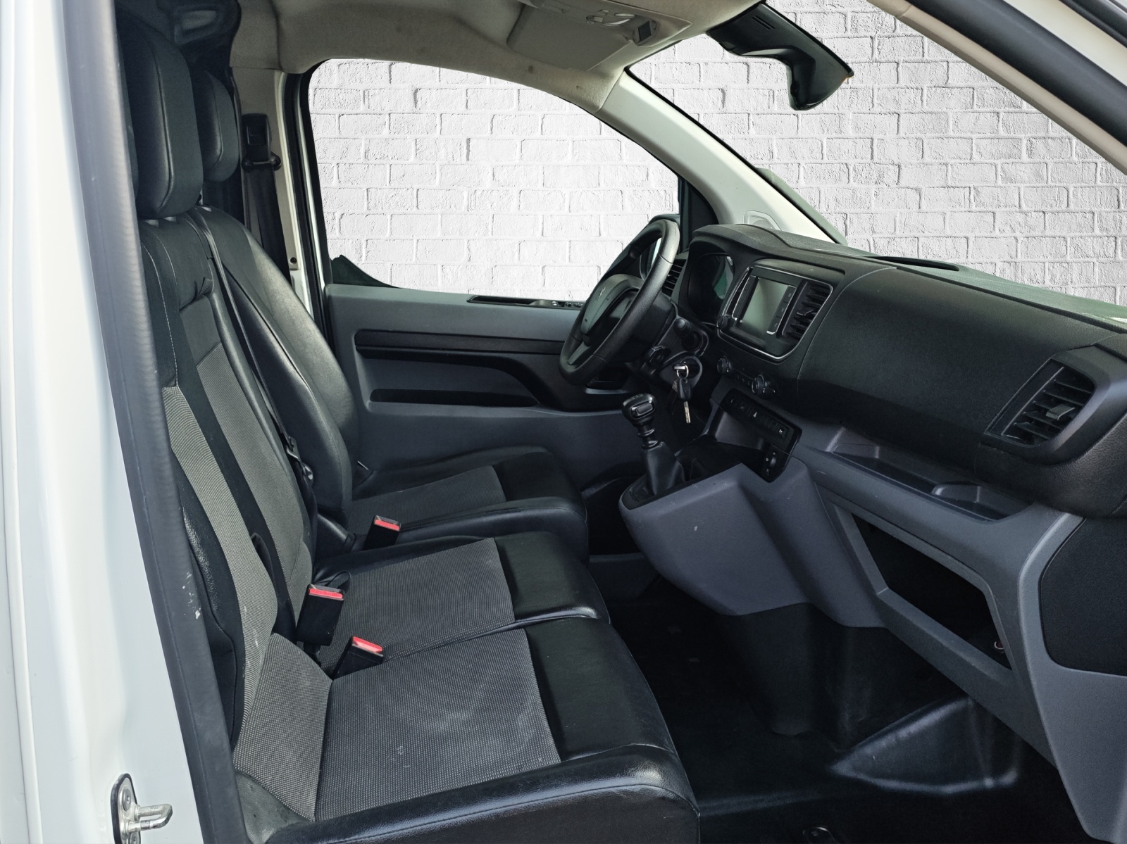 PEUGEOT Expert 2.0 BlueHDi 150 S&S Premium Standard-image-12