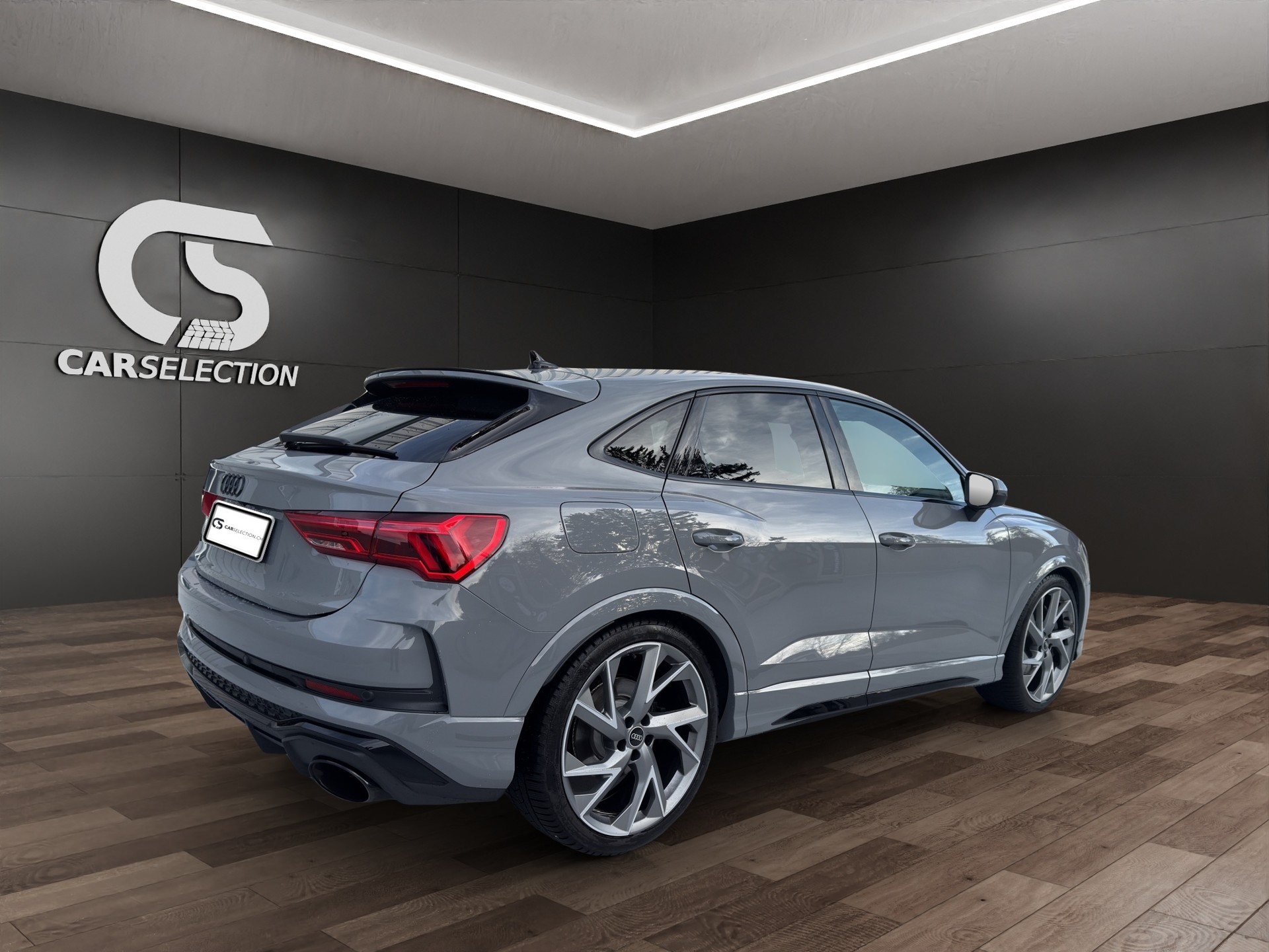 AUDI RS Q3 Sportback edition 10 years quattro S tronic-image-5