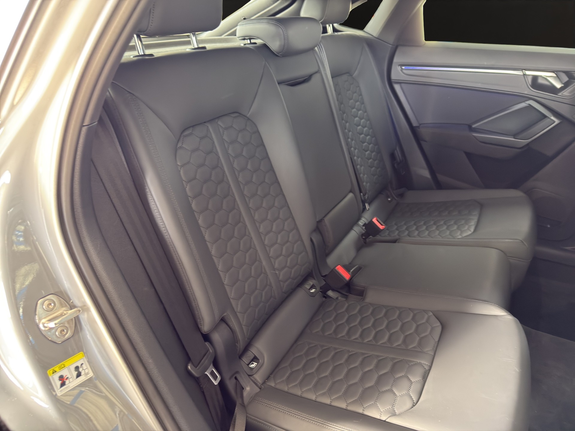 AUDI RS Q3 Sportback edition 10 years quattro S tronic-image-13