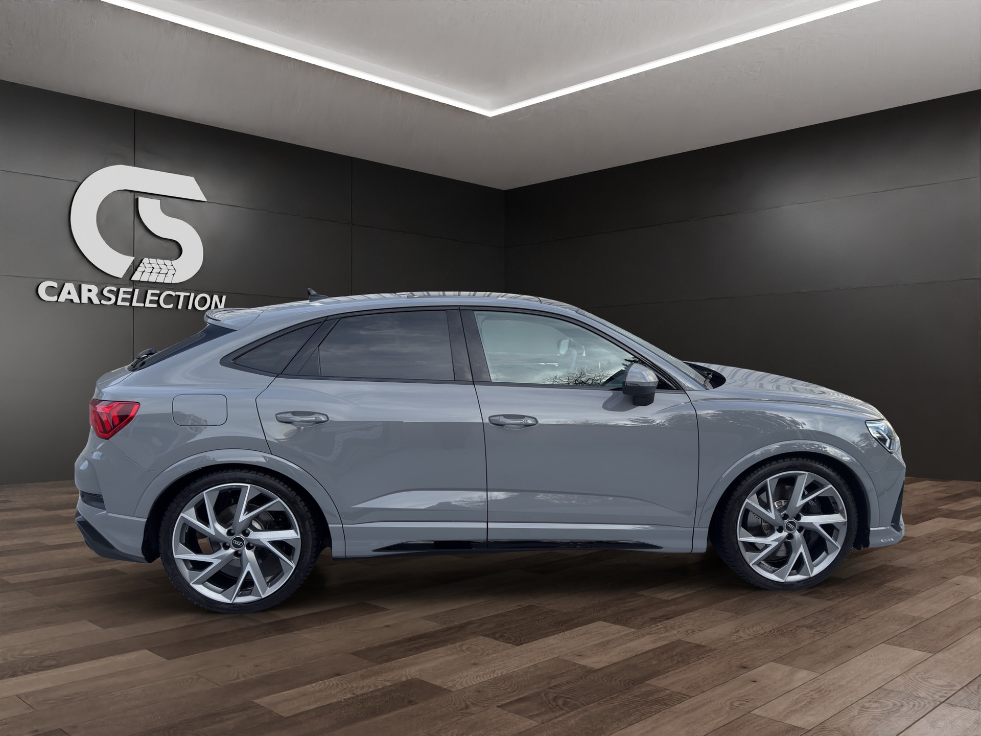AUDI RS Q3 Sportback edition 10 years quattro S tronic-image-7
