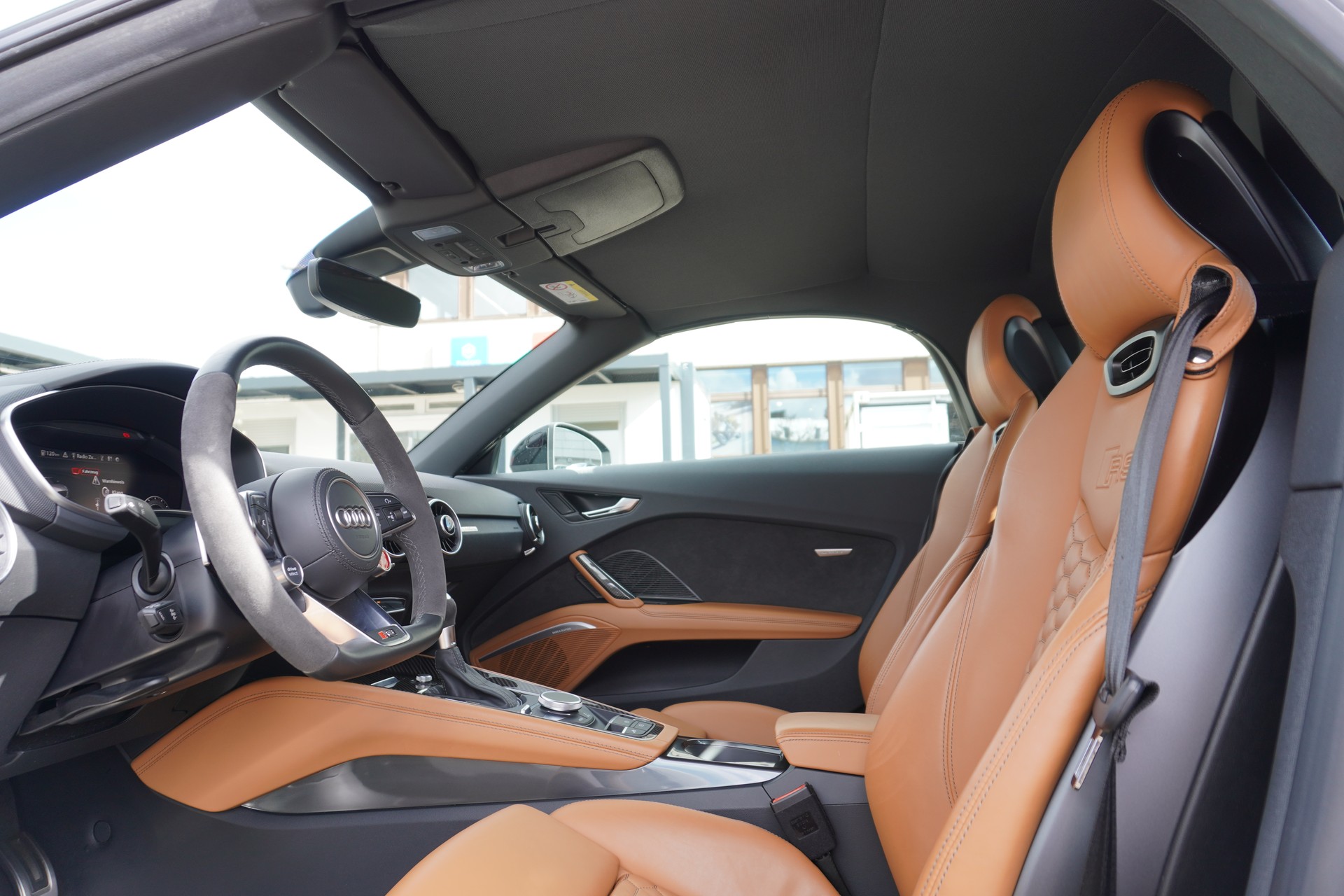 AUDI TT Roadster TTRS S-tronic-image-52