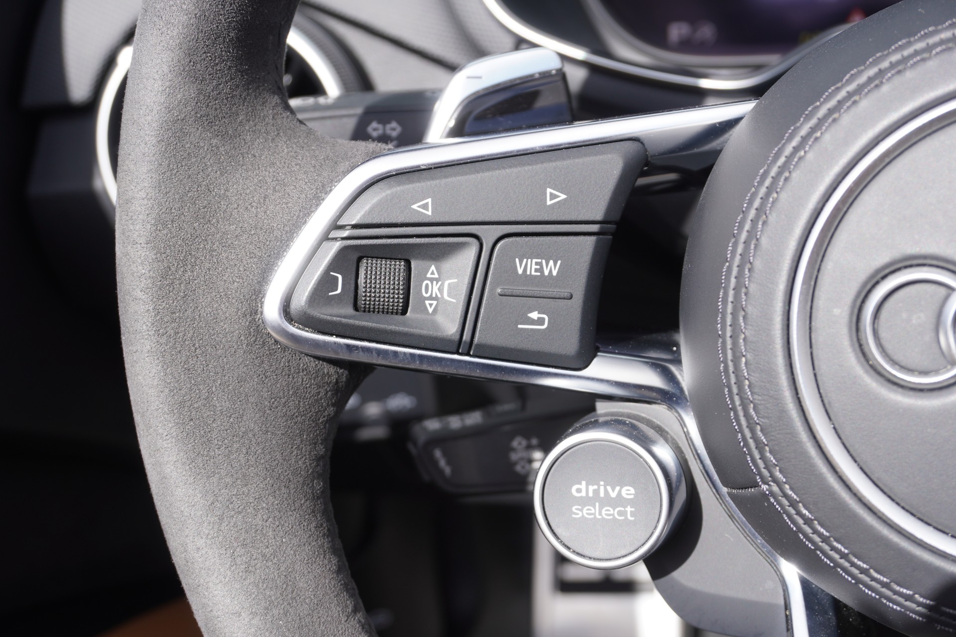 AUDI TT Roadster TTRS S-tronic-image-39