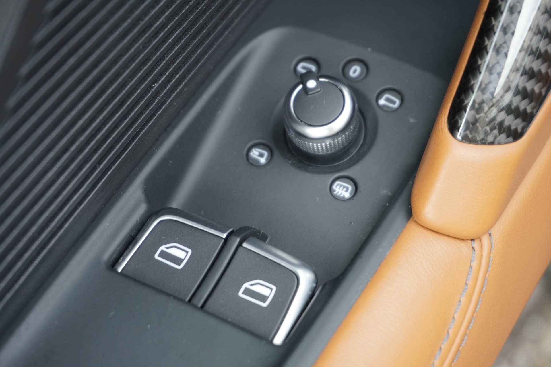 AUDI TT Roadster TTRS S-tronic-image-43