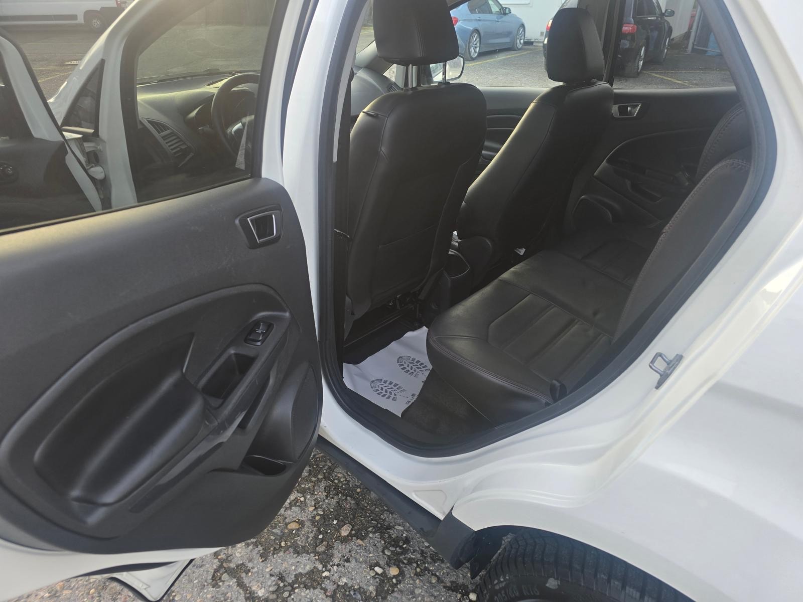 FORD EcoSport 1.0 SCTi Titanium S-image-6
