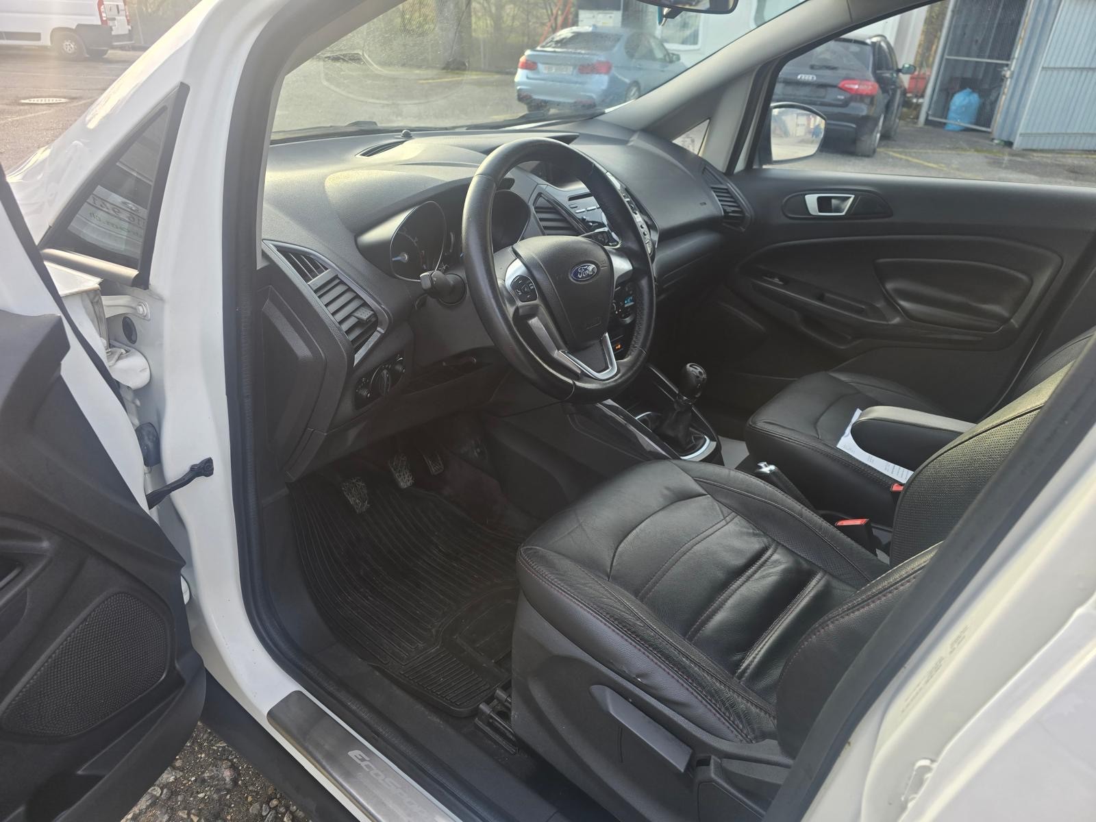 FORD EcoSport 1.0 SCTi Titanium S-image-8