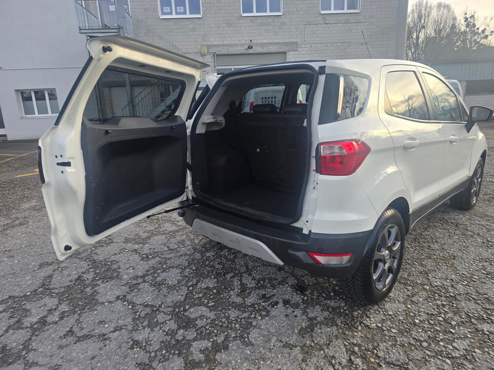 FORD EcoSport 1.0 SCTi Titanium S-image-3