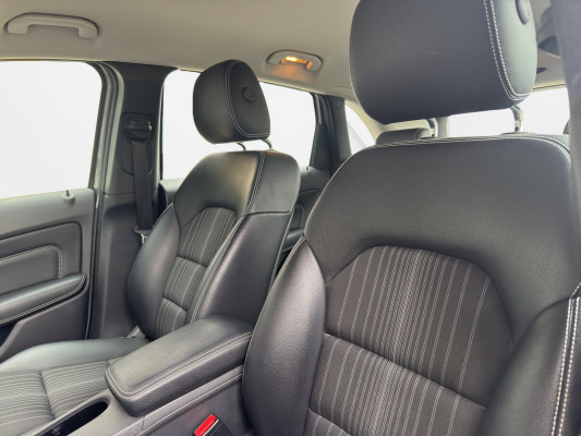 MERCEDES-BENZ B 200-image-12