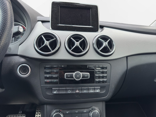 MERCEDES-BENZ B 200-image-10