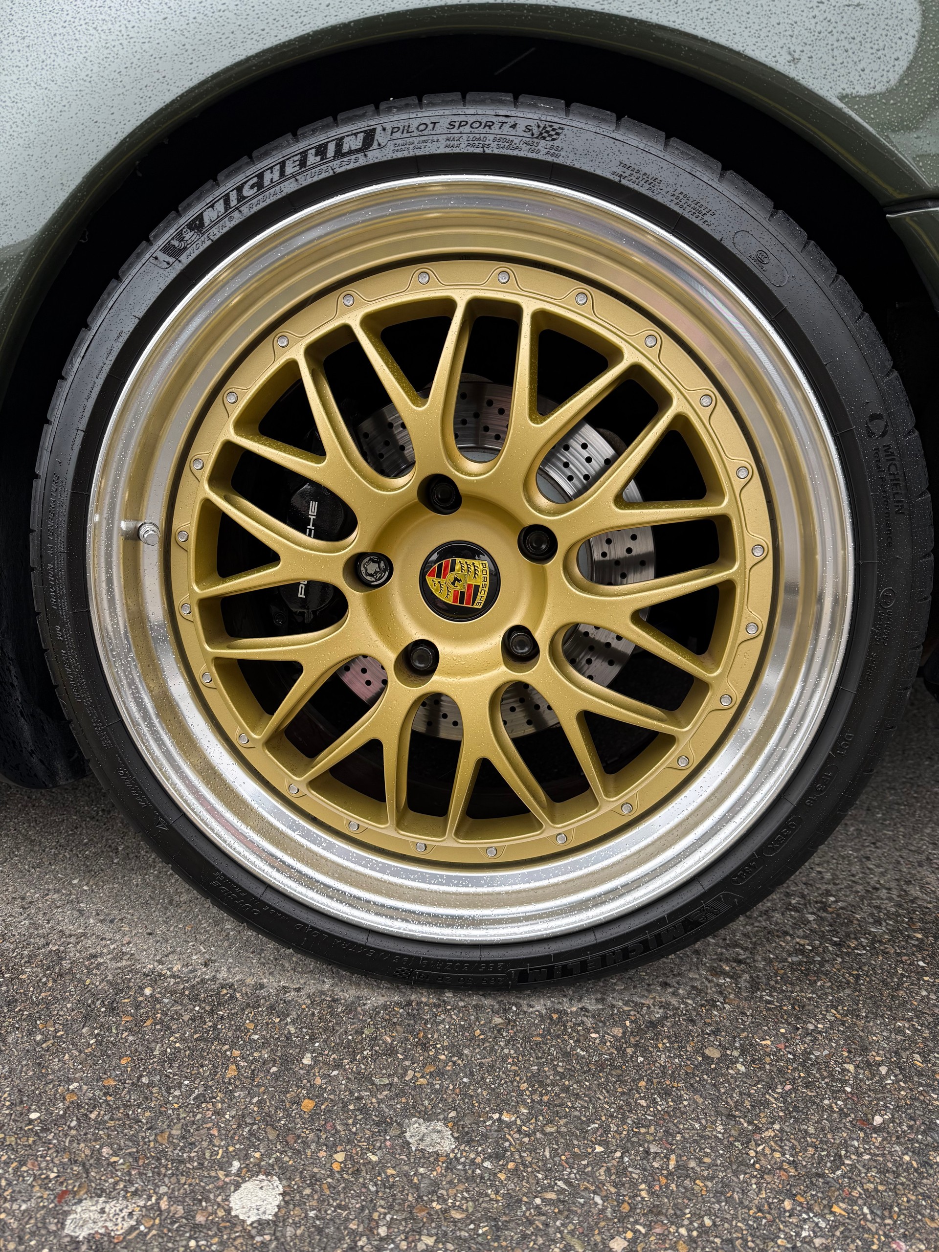 PORSCHE 911 Targa-image-1
