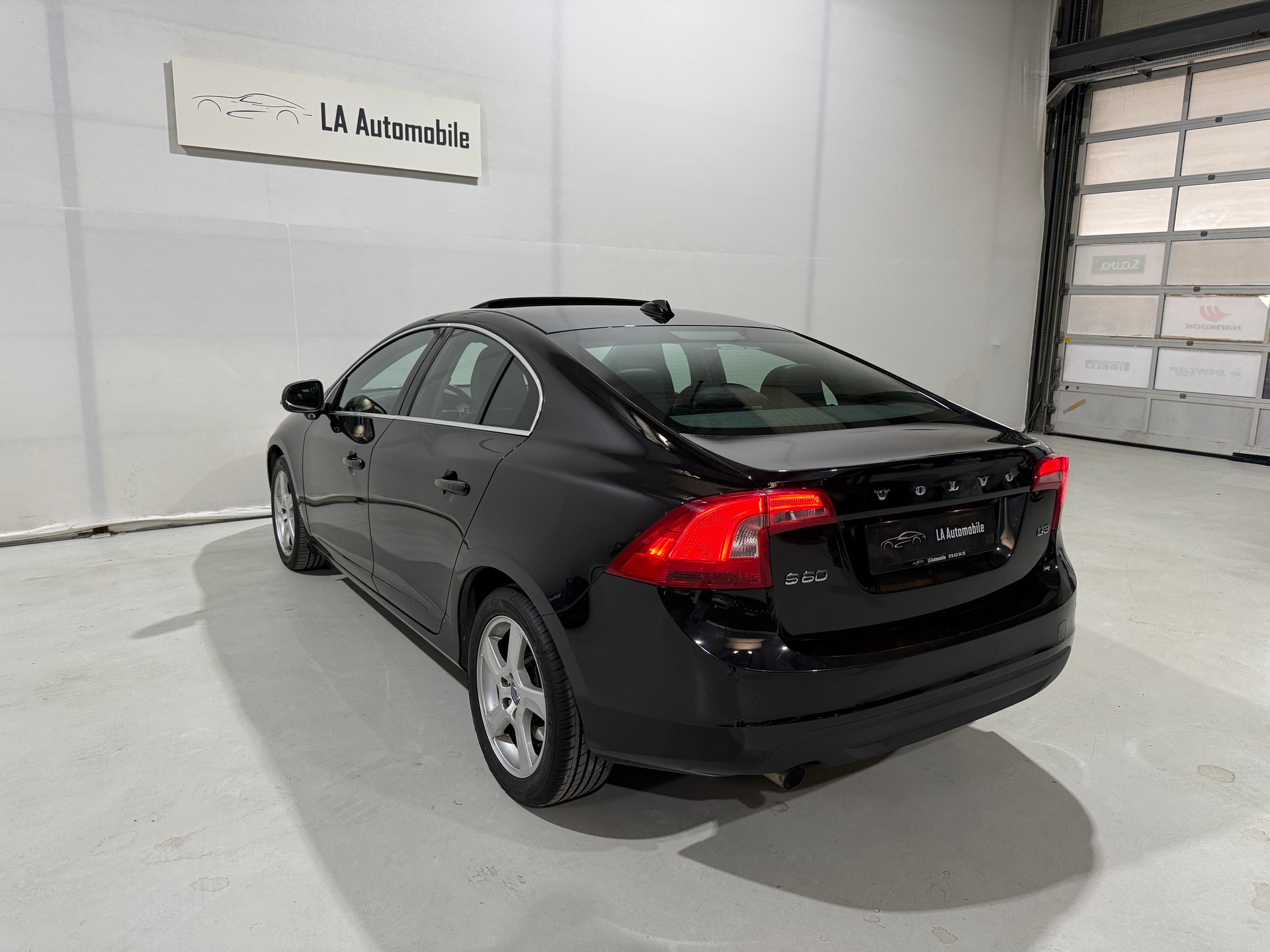 VOLVO S60 D4 Summum Geartronic-image-9