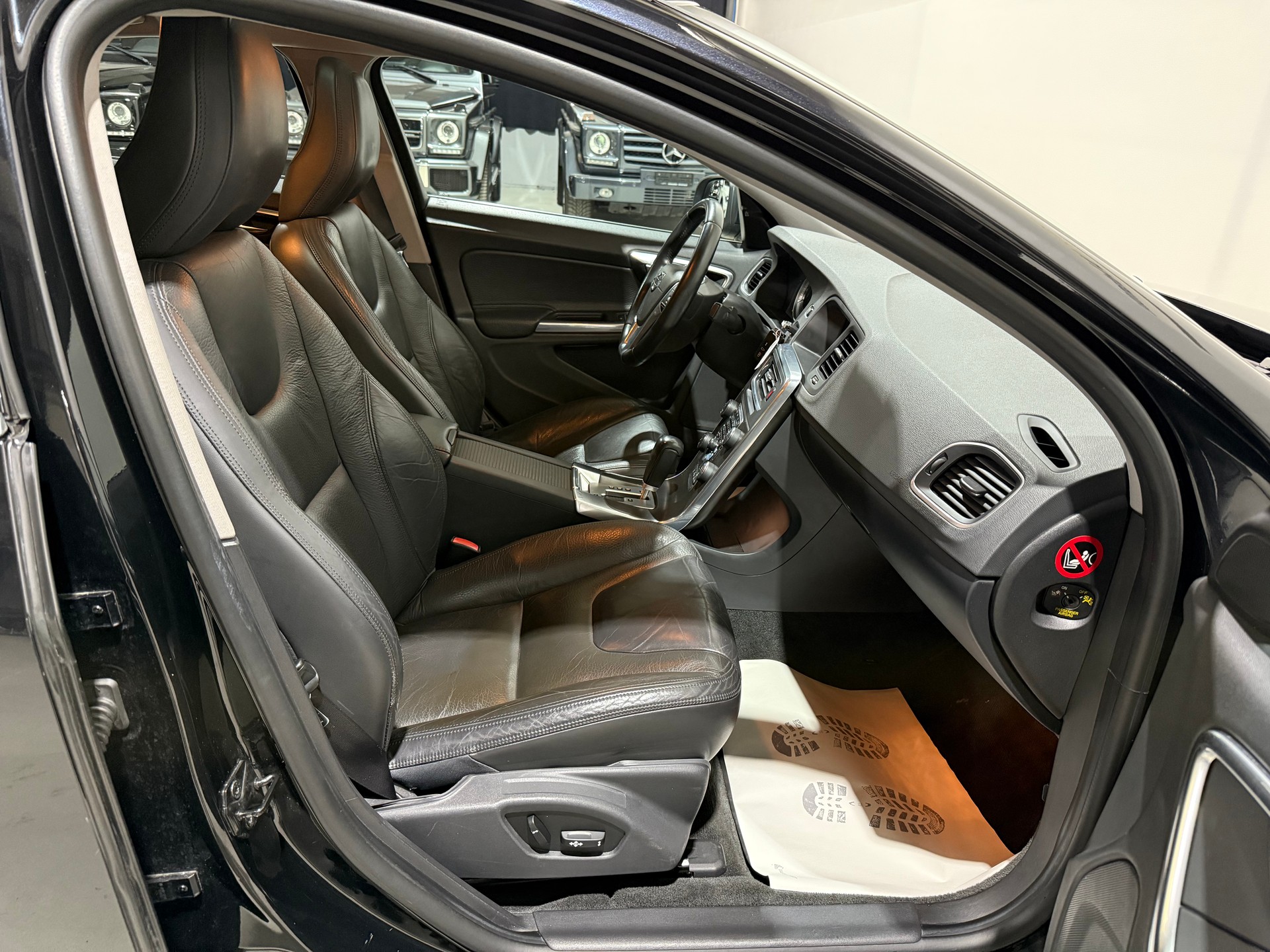 VOLVO S60 D4 Summum Geartronic-image-12