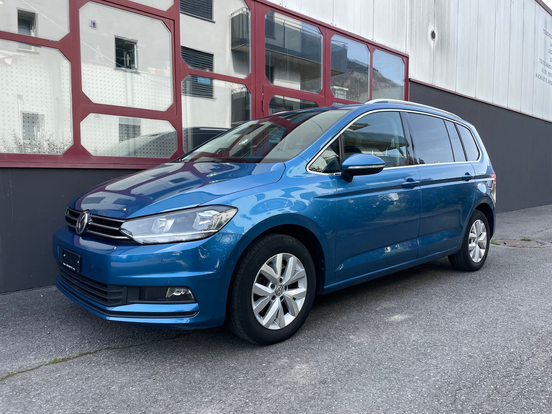 VW Touran 1.5 TSI EVO Comfortline DSG 7 Places-image-3