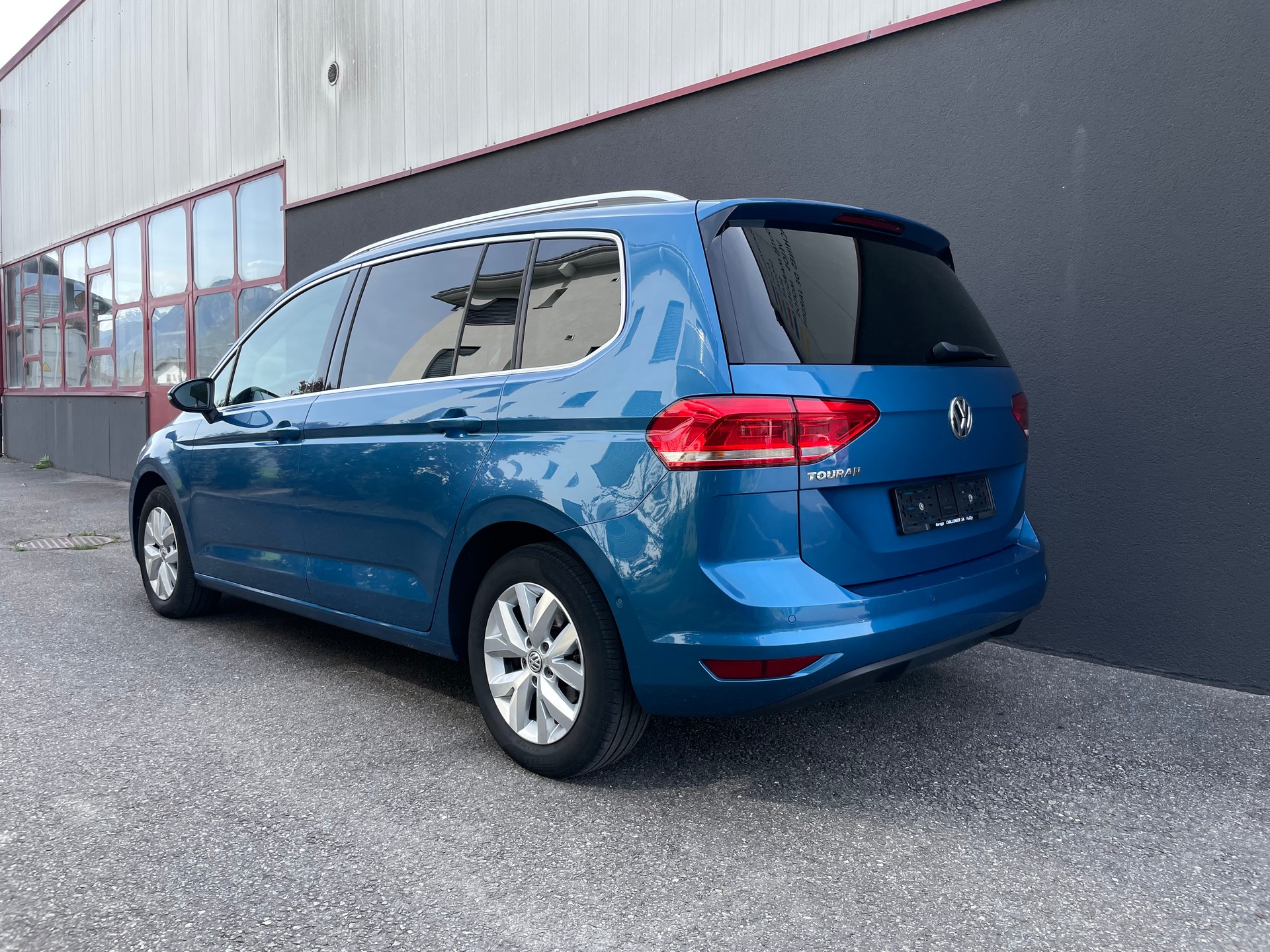 VW Touran 1.5 TSI EVO Comfortline DSG 7 Places-image-4