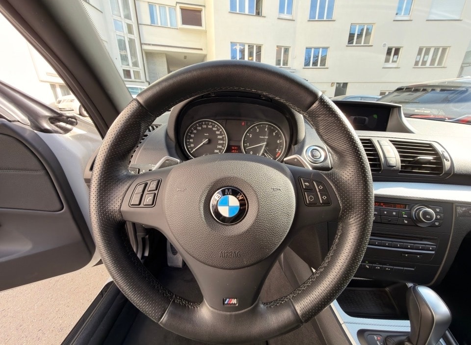 BMW 125i Cabrio Steptronic-image-10