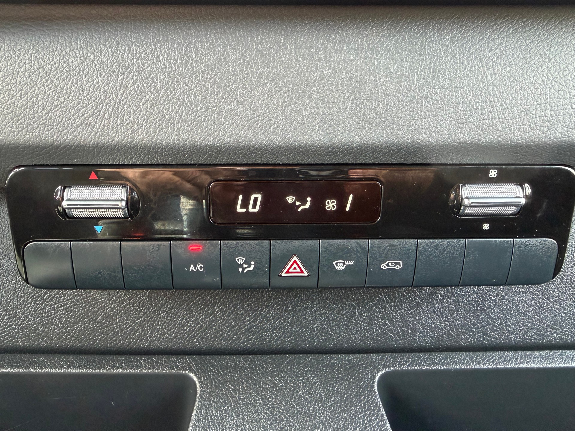 MERCEDES-BENZ Sprinter 215 CDI Standard 9G-TRONIC*TOP GEPFLEGT*NUR 34000 KM*6-PLÄTZE*KLIMA*AHK*BRÜCKE MIT VERDECK*-image-9