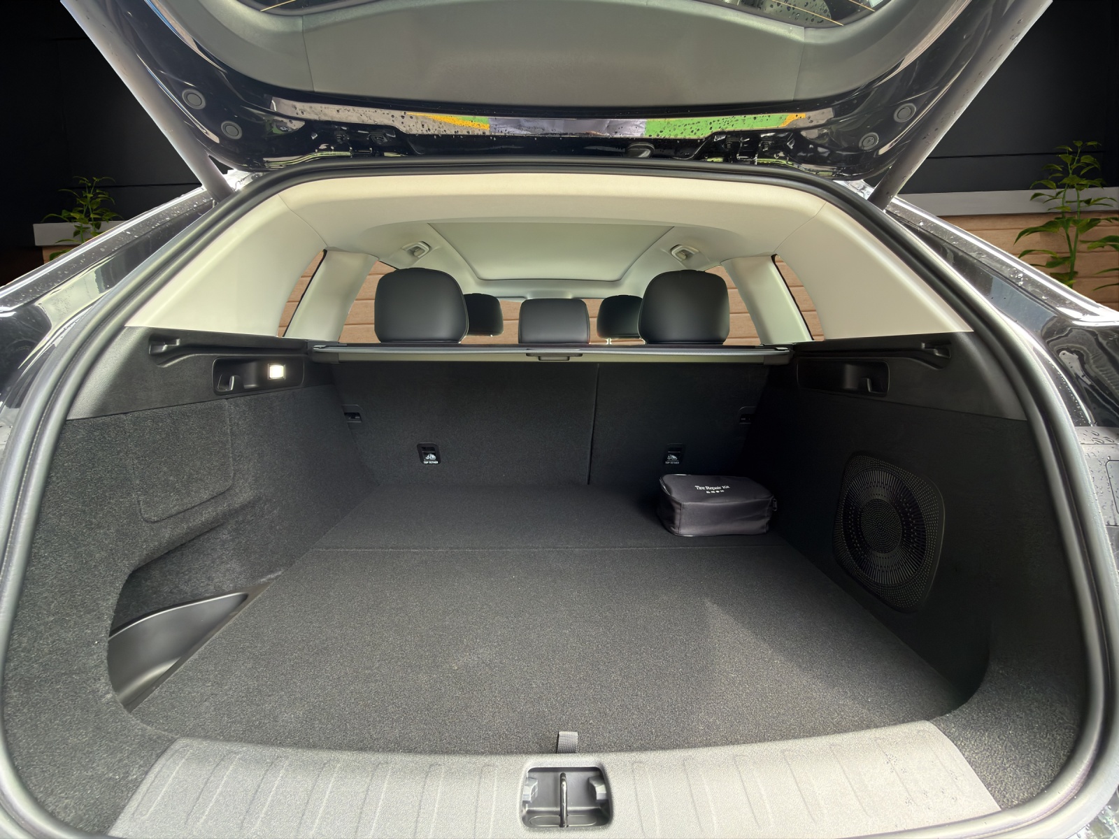 LEAPMOTOR C10 82kWh AWD Design-image-8