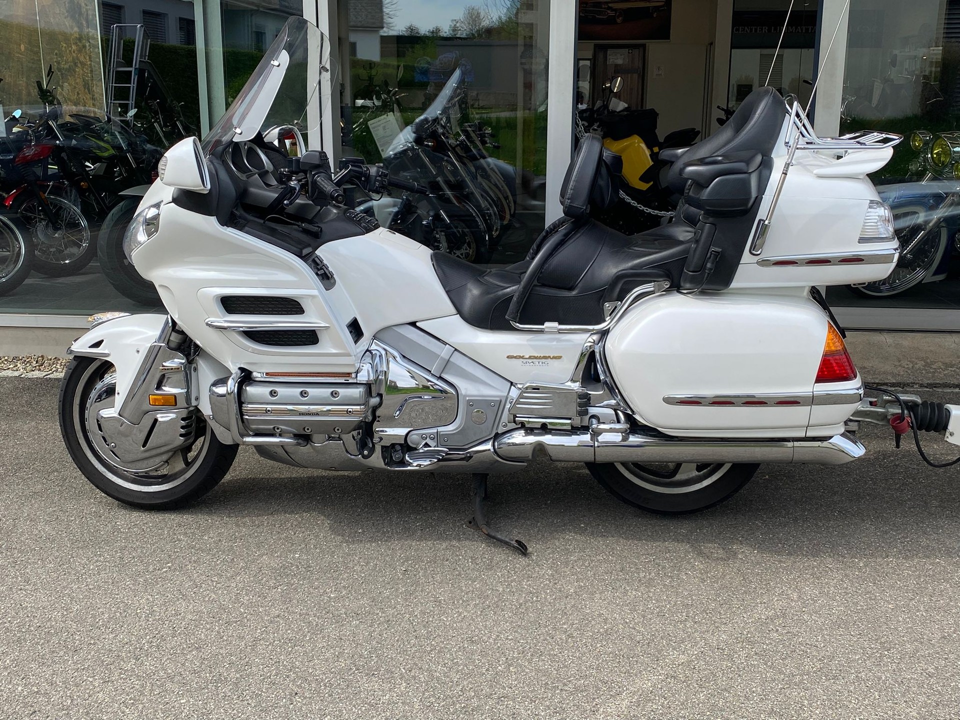 HONDA GL 1800 A Goldwing-image-10
