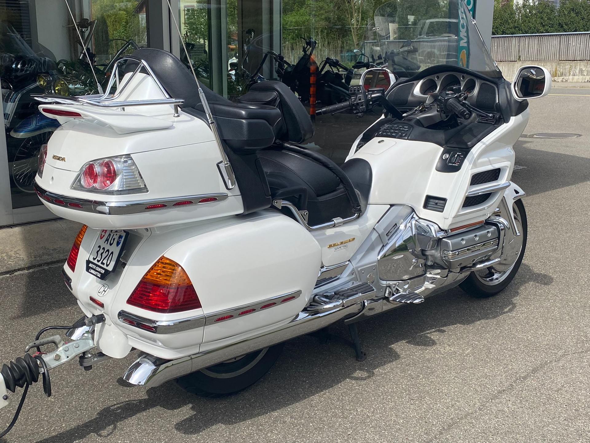 HONDA GL 1800 A Goldwing-image-8