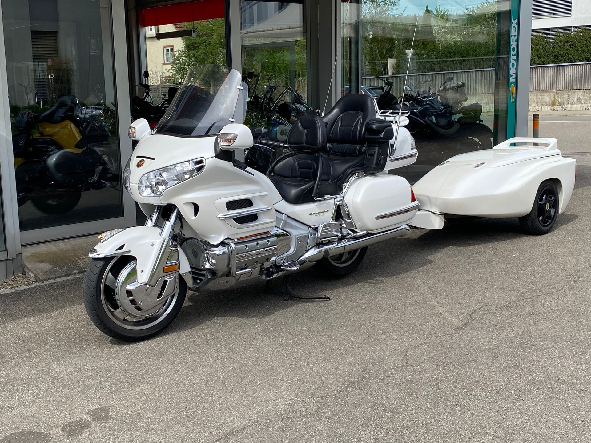 HONDA GL 1800 A Goldwing-showroom-element-3