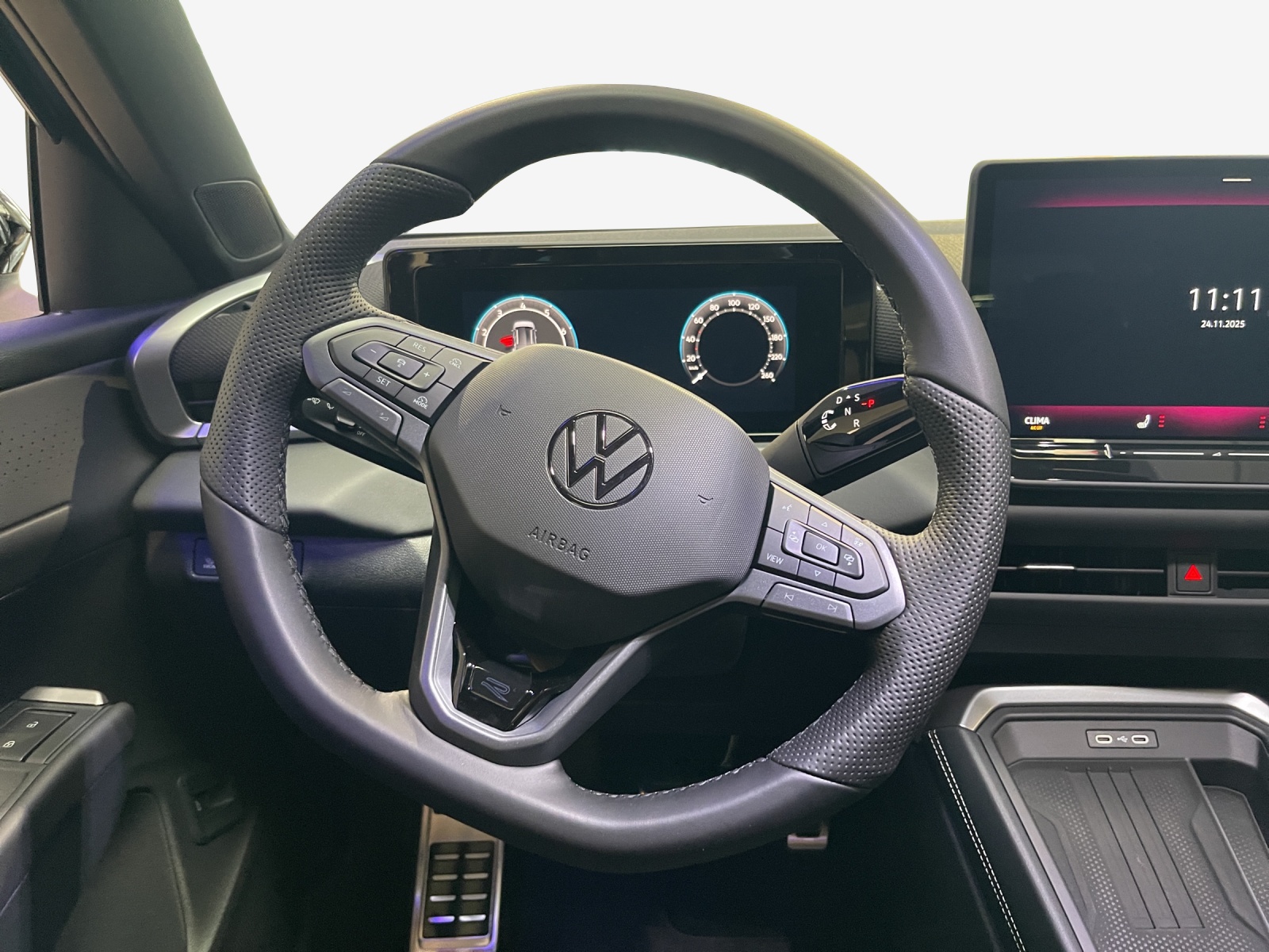 VW T-Roc 1.5 eTSI mHEV R-Line DSG-image-3
