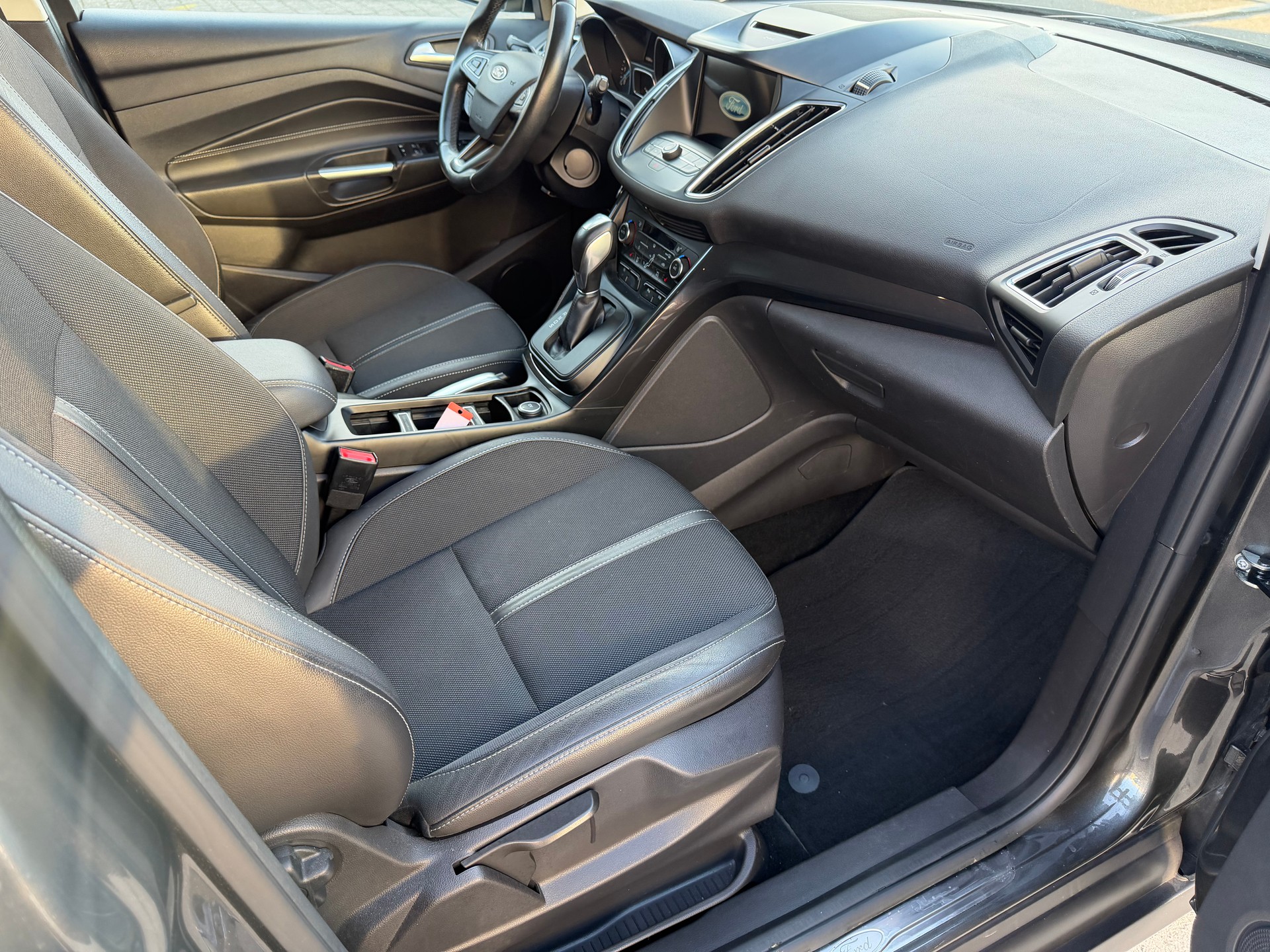 FORD GrC-Max 1.5 SCTi Titanium X-image-15