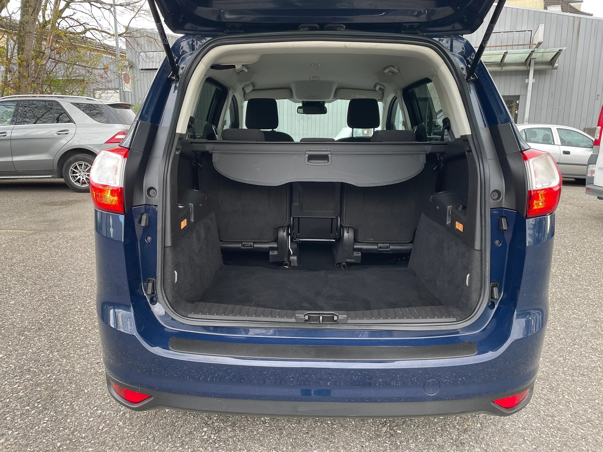 FORD GrC-Max 2.0 TDCi Trend PowerShift Automat * Gr. Navigation * Klima-auto * Tempomat * Sitzheizung * AHK 1800Kg * Ab MFK-image-12